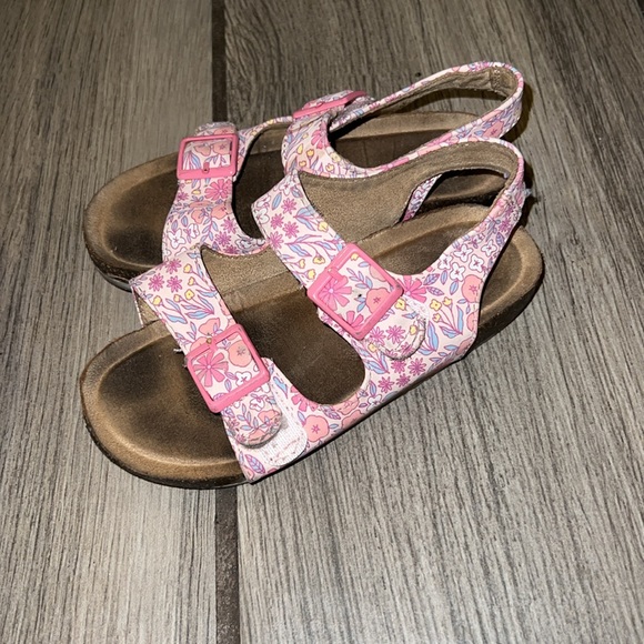 2 size 9 girl shoes Toms - Picture 2 of 6